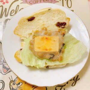 納豆チーズマヨガーリックトースト